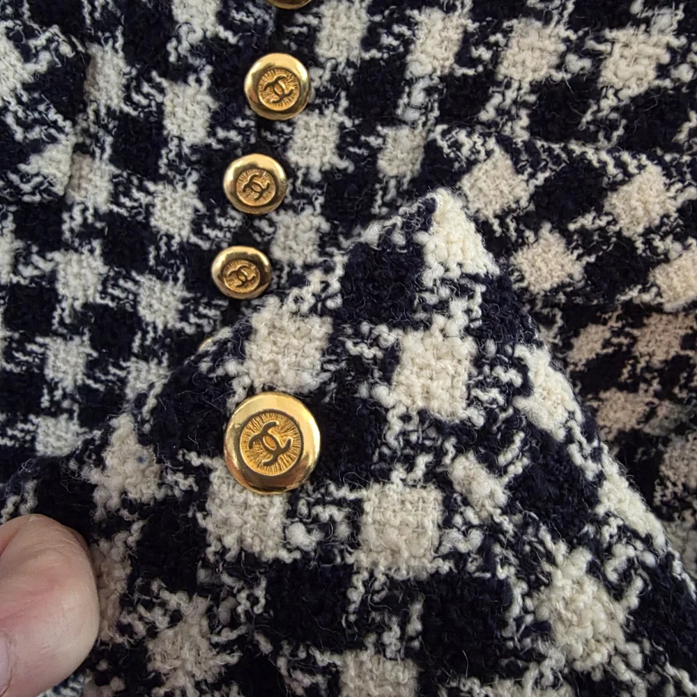 Authentic CHANEL Navy and Cream Houndstooth Jacket Fall 1991 34 0 2 XS - Picture 5 of 16